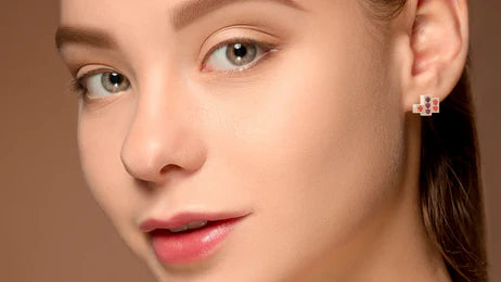 Peut-on porter des boucles d’oreilles dépareillées ?