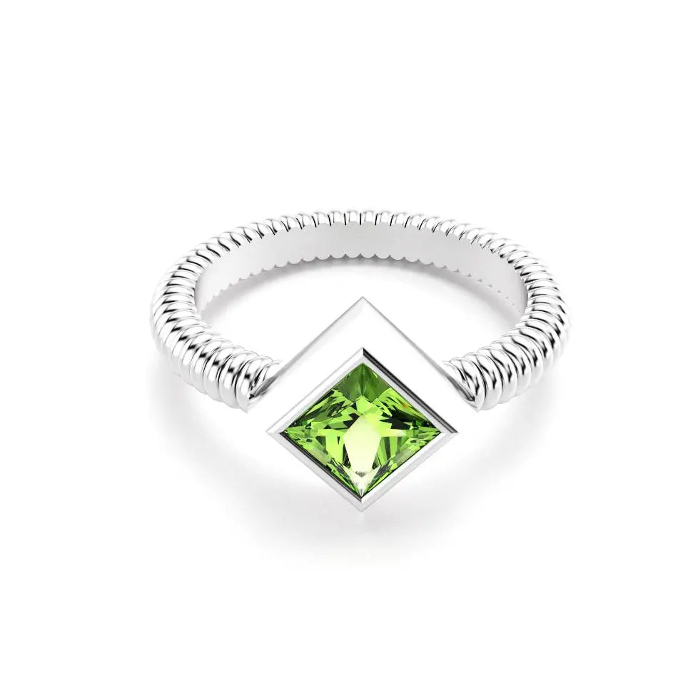 bague byzance pour femme forme carré en or blanc avec peridot
