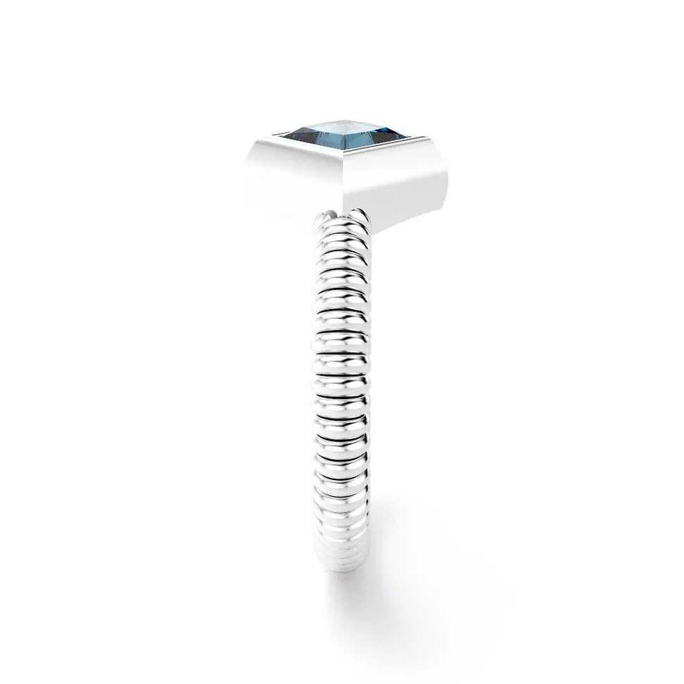 bague byzance pour femme forme carré en or blanc avec topaze