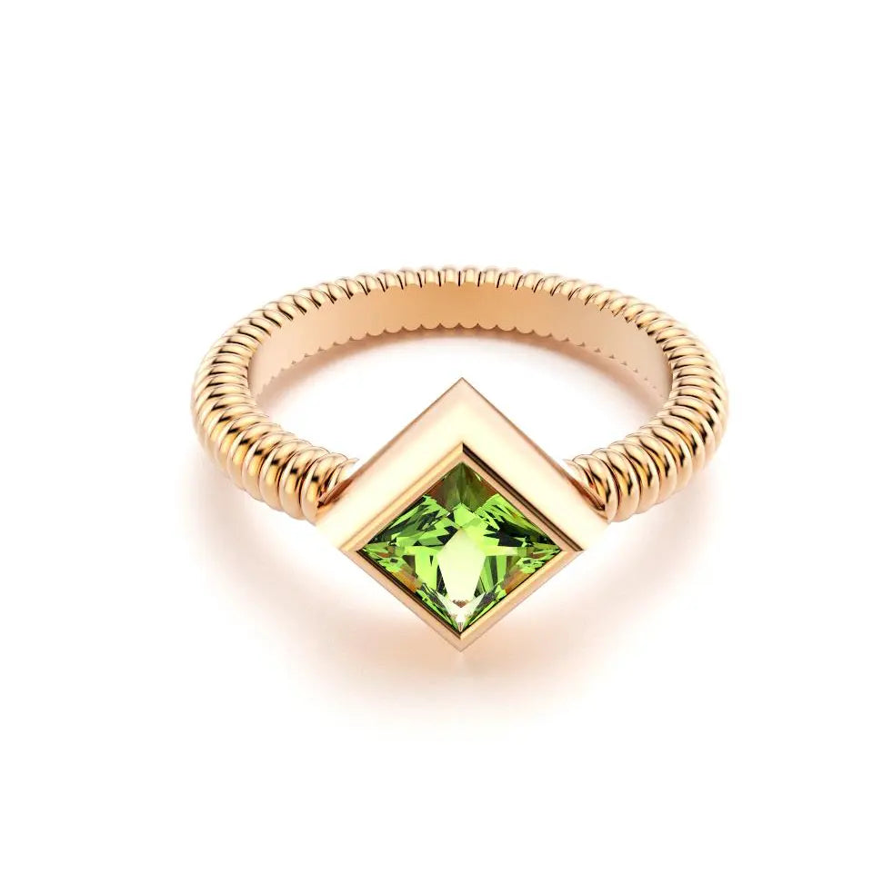 bague byzance pour femme forme carré en or rose avec peridot