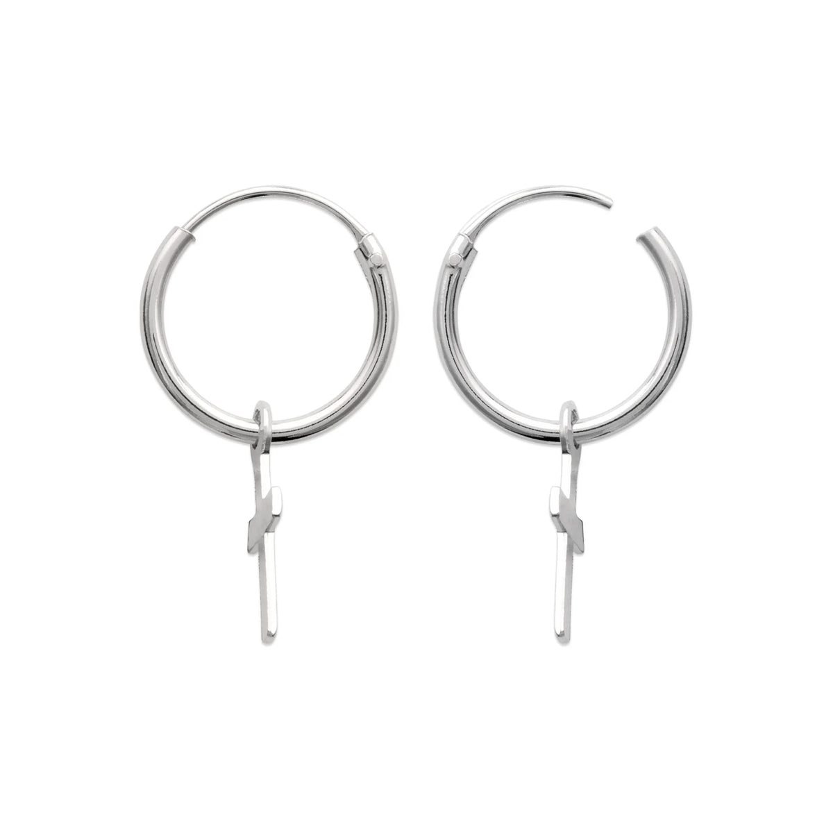 Boucles d’oreilles créoles fines à petite croix en argent 925 vu de profil
