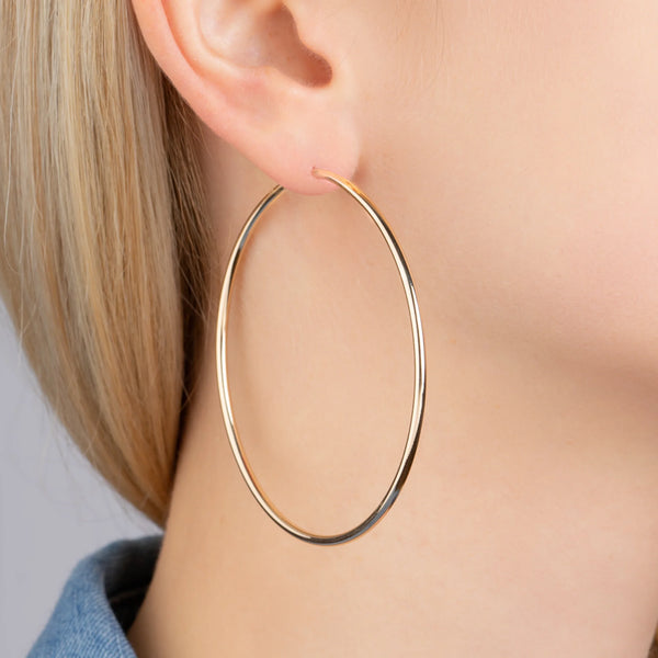 Boucles d’oreilles grandes créoles 60 mm en plaqué or, autre vue