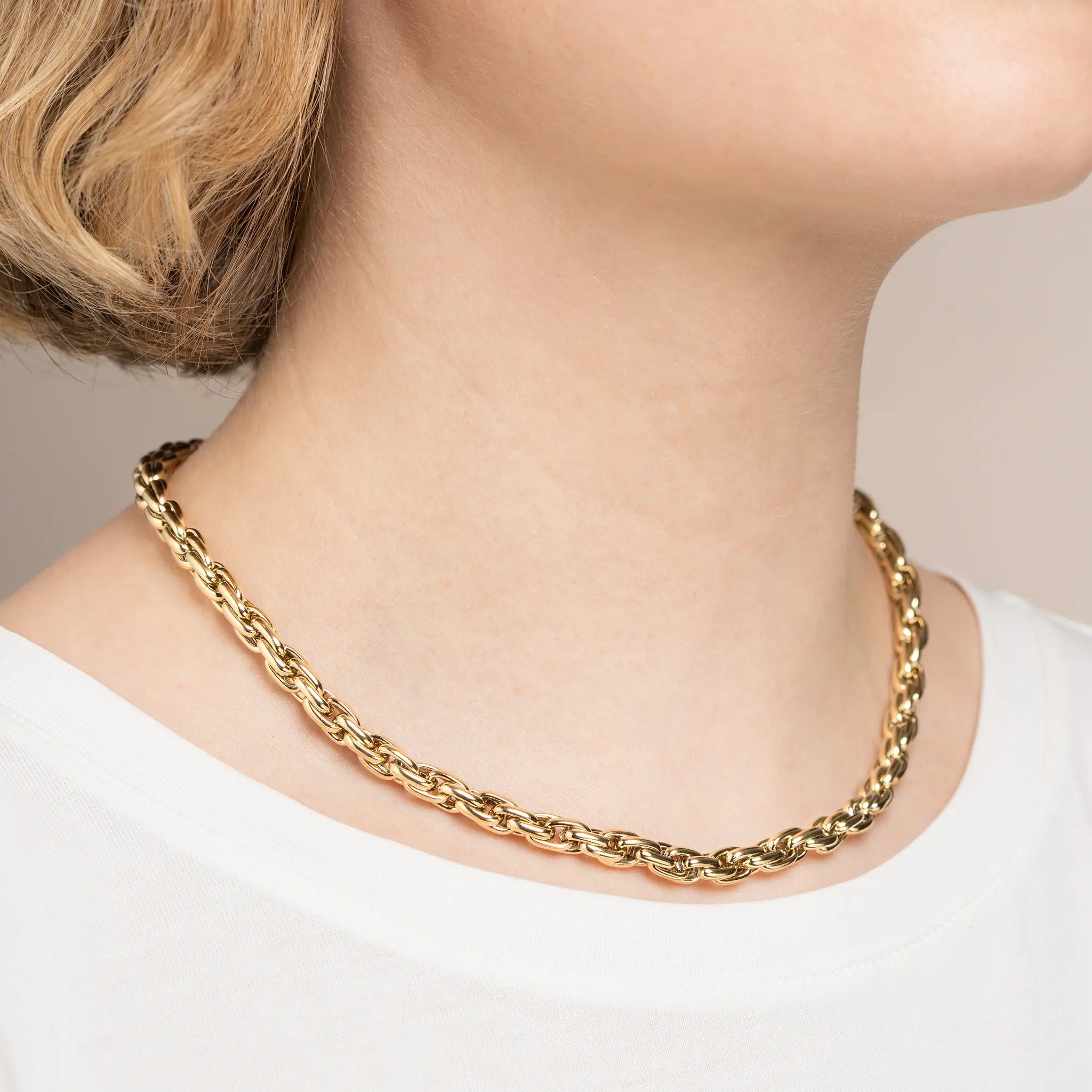 Collier Chaîne Maille Épi Tressée – Finition PVD Or Intense