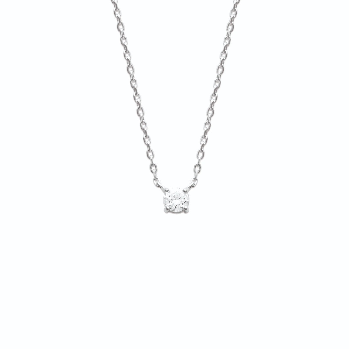 Collier chaîne fine et solitaire zircon quatre griffes en argent 925, vue de face