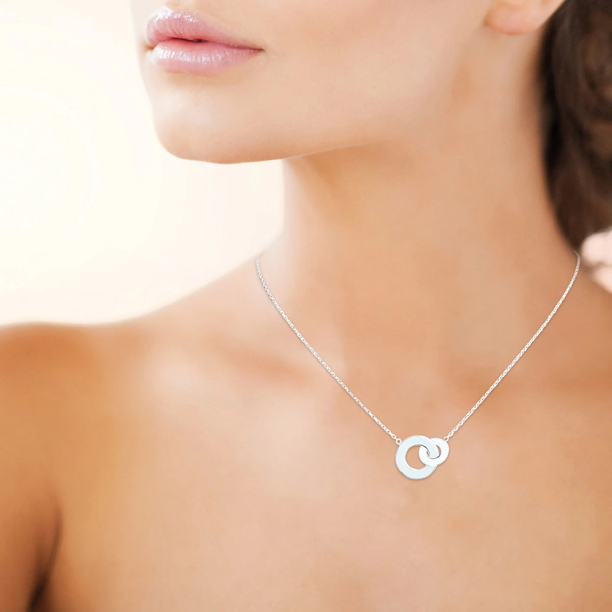 Collier deux anneaux plats entrelacés en argent 925 rhodié 45 cm