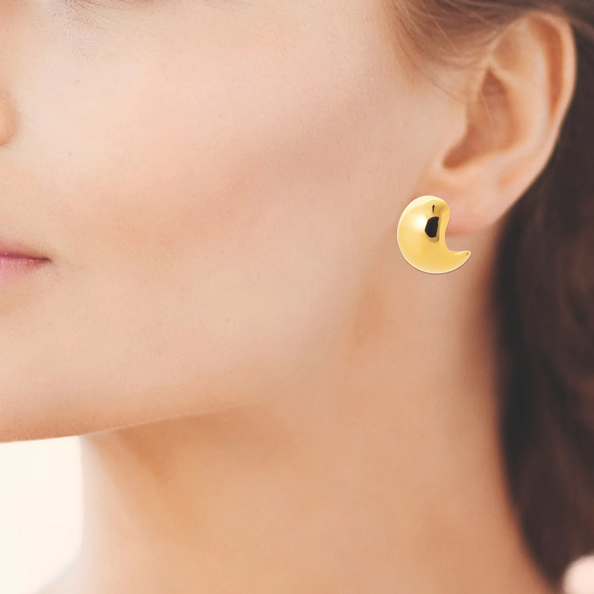 Boucles d’oreilles puces bombées en acier PVD doré