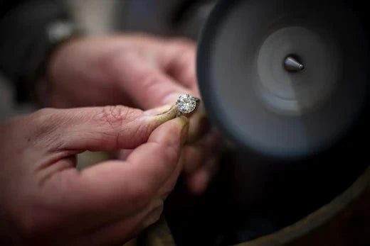 Comment nettoyer une bague en argent ?