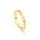 Alliance Unisson double rang à texture centrale en or jaune 18 carats