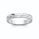 Bague anneau à chevrons diamantés en argent 925 rhodié homme vu de profil
