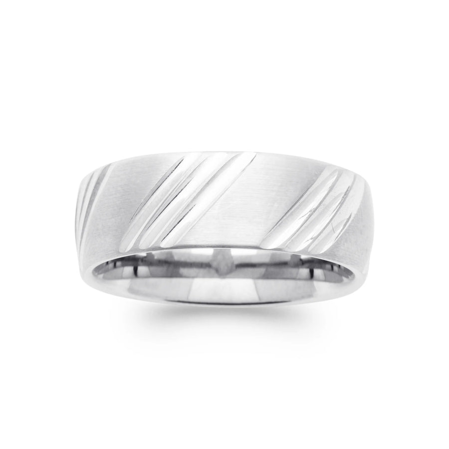 Bague anneau à rainures obliques en acier homme, portée à la main