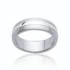 Bague anneau brossé à bords biseautés en acier vu de profil