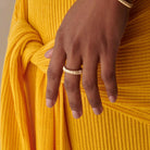 Bague anneau côtelé à nervures verticales effet soufflet en plaqué or