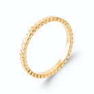 Bague anneau fin ciselé motif écailles en plaqué or