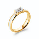 Bague anneau laqué blanc et zircon rectangulaire serti griffes en plaqué or
