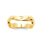 Bague anneau ondulé martelé sans pierre en plaqué or