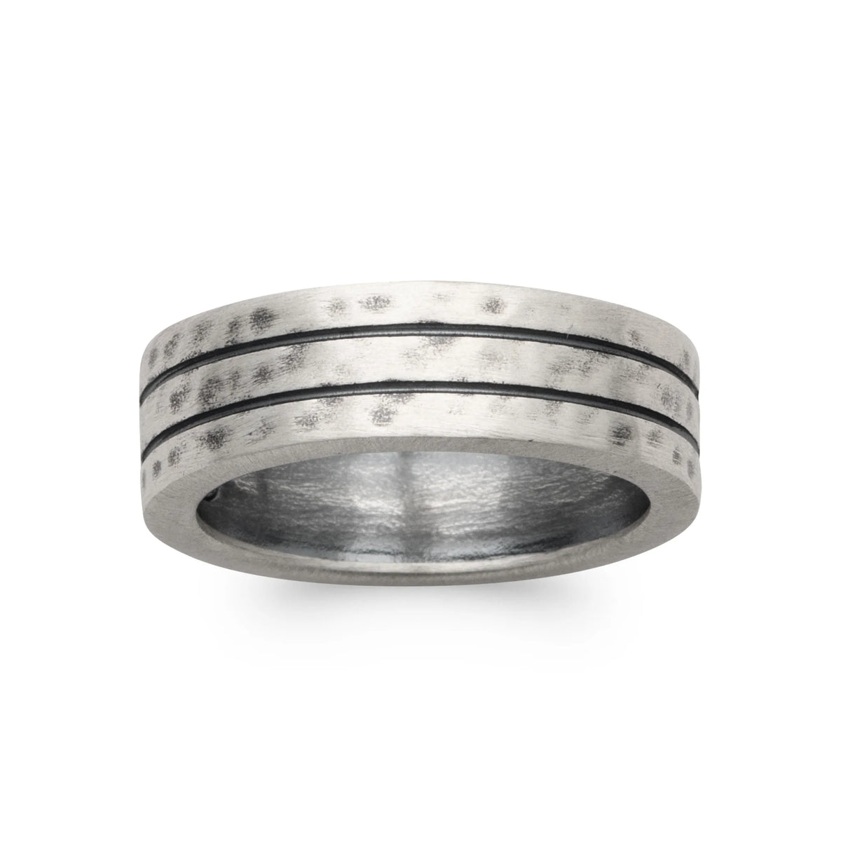 Bague anneau rainuré patiné en argent 925 vu de profil