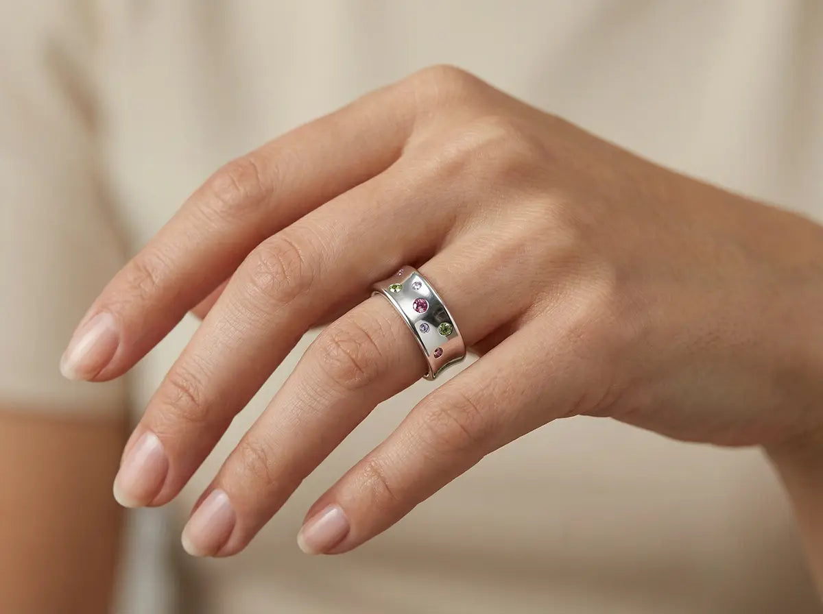 Bague Sabrina Incurvée en argent 950, sept pierres fines en dégradé