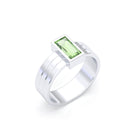 Bague Art Déco – Or Blanc & Pierre Fine Taille Baguette Péridot