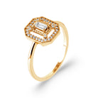 Bague Art déco zircon rectangulaire double cadre pavé en plaqué or, vue de trois quarts