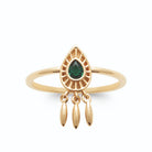 Bague attrape-rêves goutte ajourée et pierre vert intense en plaqué or