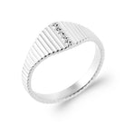 Bague bandeau cannelée et liseré de zircons en argent 925