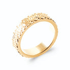 Bague bandeau ciselé de losanges et grains d’or en plaqué or