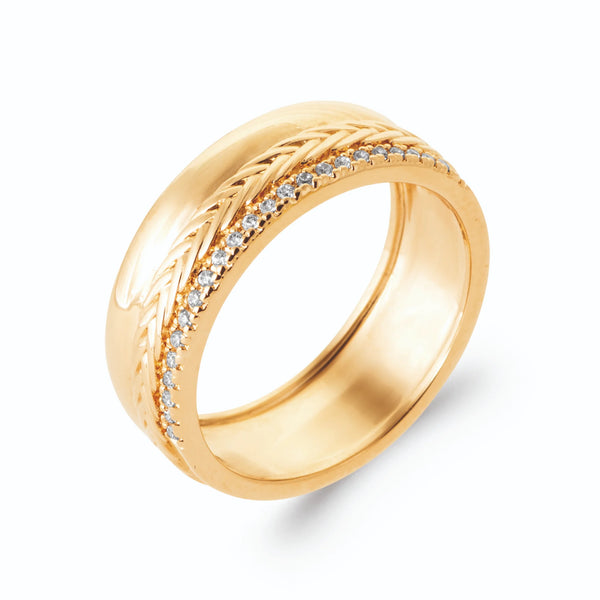 Bague bandeau double rang épi ciselé et ligne de zircons en plaqué or, vue de trois quarts