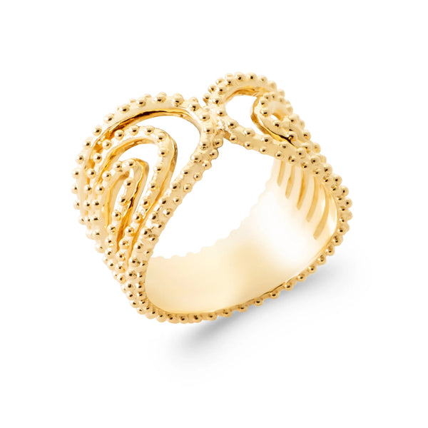 Bague bandeau large ajouré de boucles de fil d’or perlé en plaqué or, vue de trois quarts