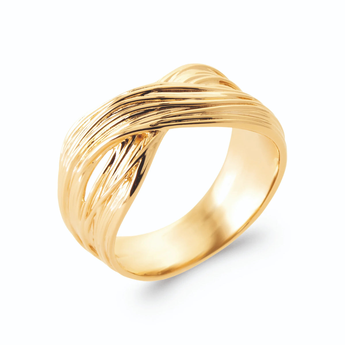 Bague bandeau large de fils d’or striés croisés en X en plaqué or, vue de trois quarts