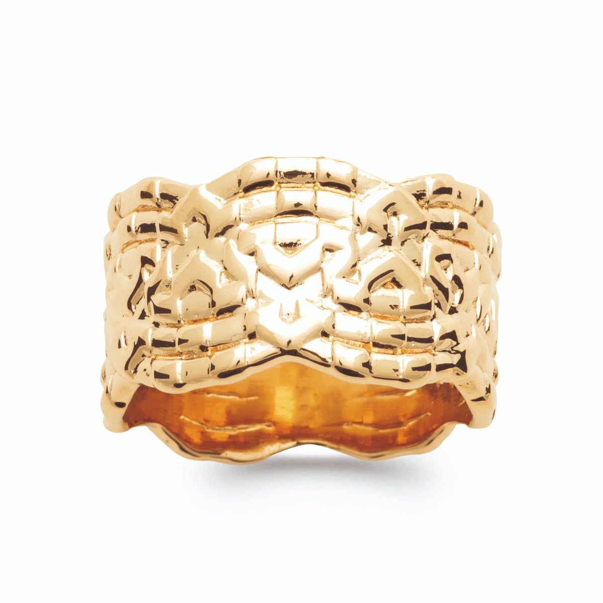 Bague bandeau large texturé façon écorce martelée plaqué or, vue de face