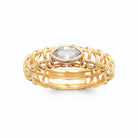 Bague bandeau tressé en treillis et zircon navette plaqué or, vue de face