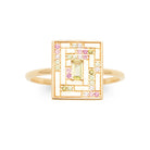 Bague carrée ajourée géométrique pierre baguette vert pâle plaqué or, vue de face
