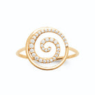 Bague cercle ouvert et spirale pavée de zircons en plaqué or
