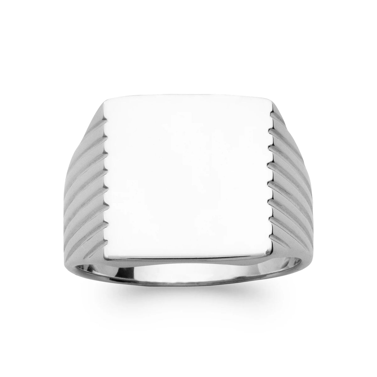 Bague chevalière carrée à épaules striées en argent rhodié homme vu de profil