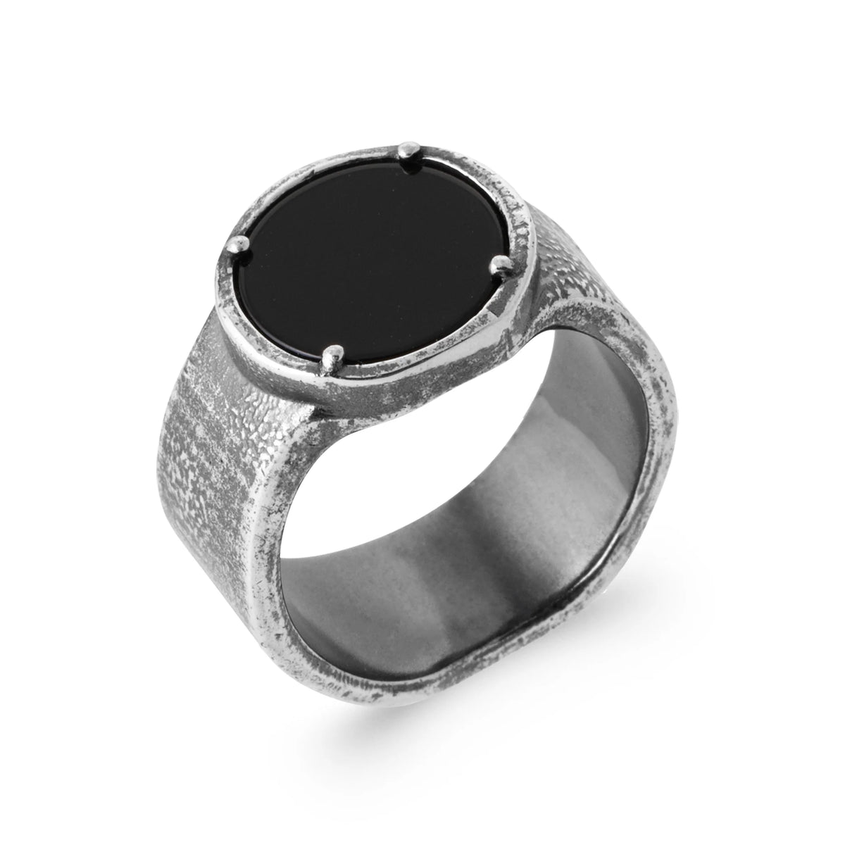 Bague chevalière ronde noire sur anneau martelé en argent 925