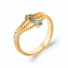 Bague chevron trois rangs perlés pierres verte, bleue et turquoise en plaqué or