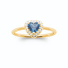 Bague cœur bleu saphir et entourage de zircons plaqué or, vue de face