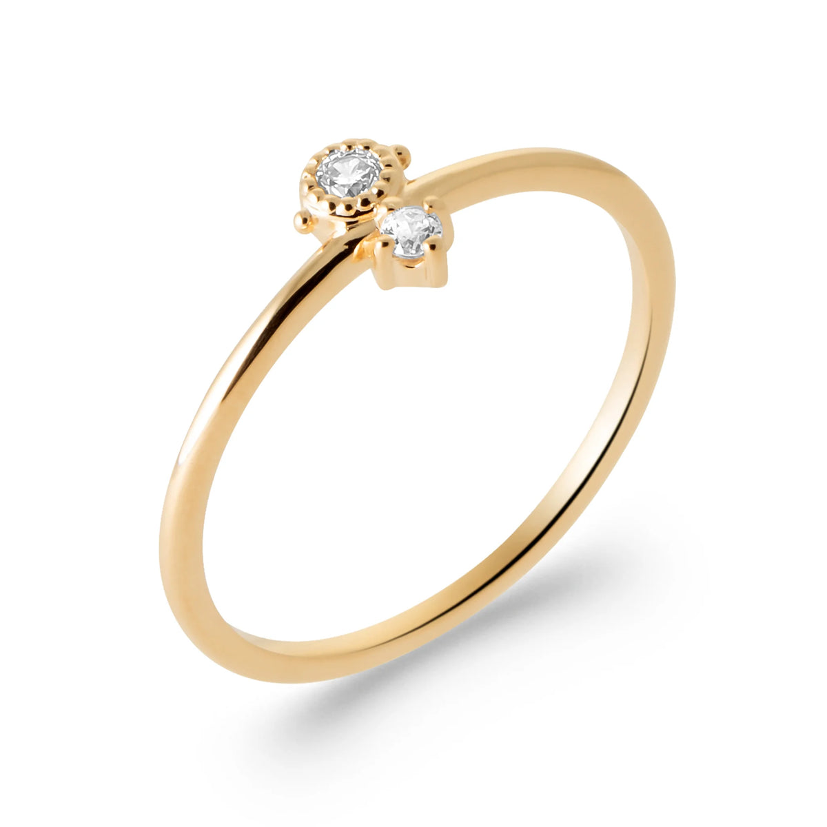 Bague deux petits zircons superposés sur anneau fin en plaqué or