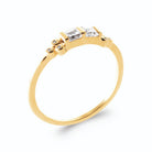 Bague deux zircons carrés serti clos et grains d’or en plaqué or