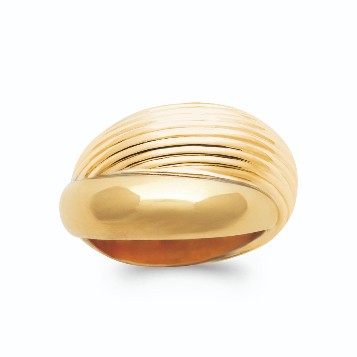 Bague dôme bombé mi-rainuré mi-poli plaqué or, vue de face