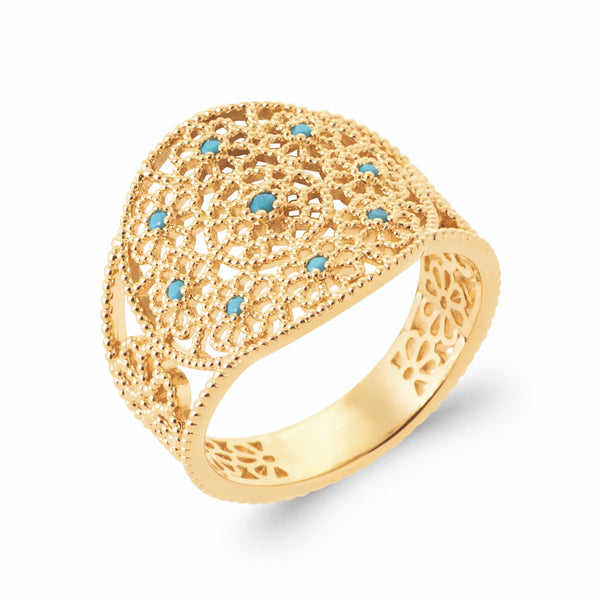 Bague dôme dentelle filigranée petites pierres turquoise en plaqué or, vue de trois quarts