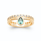 Bague double anneau goutte vert d’eau et rang de pierres claires en plaqué or
