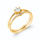 Bague duo solitaire zircon et anneau en V pavé de zircons en plaqué or, vue de trois quarts
