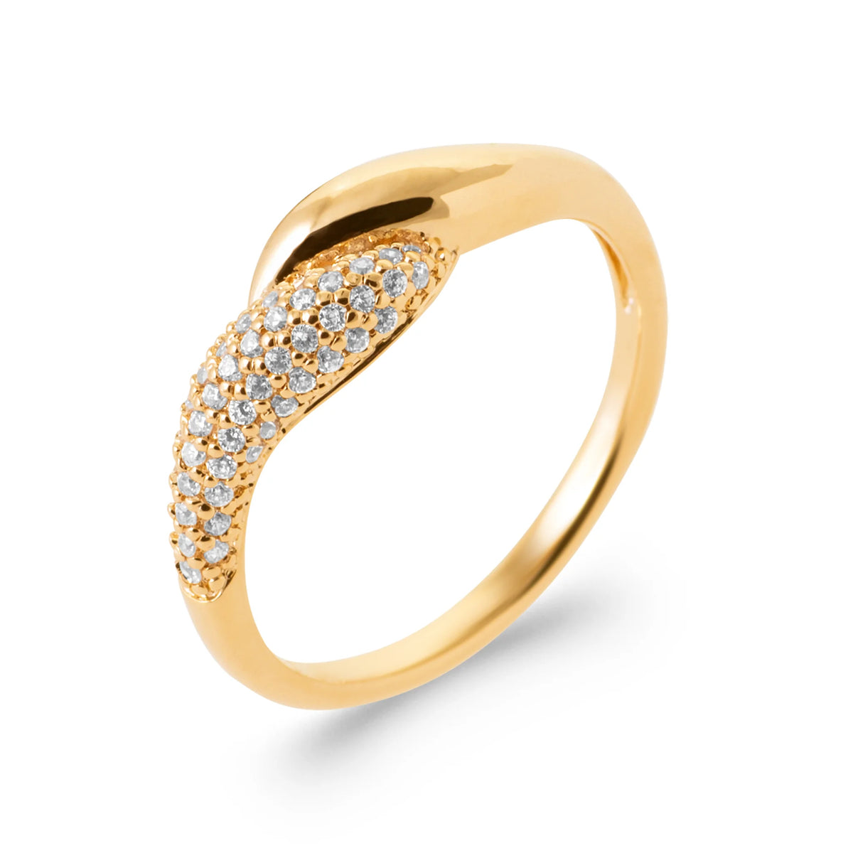 Bague enroulée en goutte bombée pavée de micro-zircons en plaqué or, vue de trois quarts