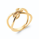 Bague fils croisés en X et nœud de corde torsadée en plaqué or, vue de trois quarts