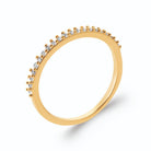 Bague fine demi-tour de zircons en plaqué or
