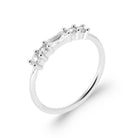 Bague fine ligne de zircons baguettes et ronds en argent 925