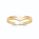 Bague fine en V ciselée effet corde plaqué or, vue de face