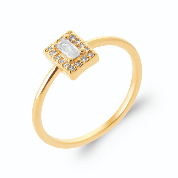 Bague fine zircon rectangulaire cerné de zircons en plaqué or