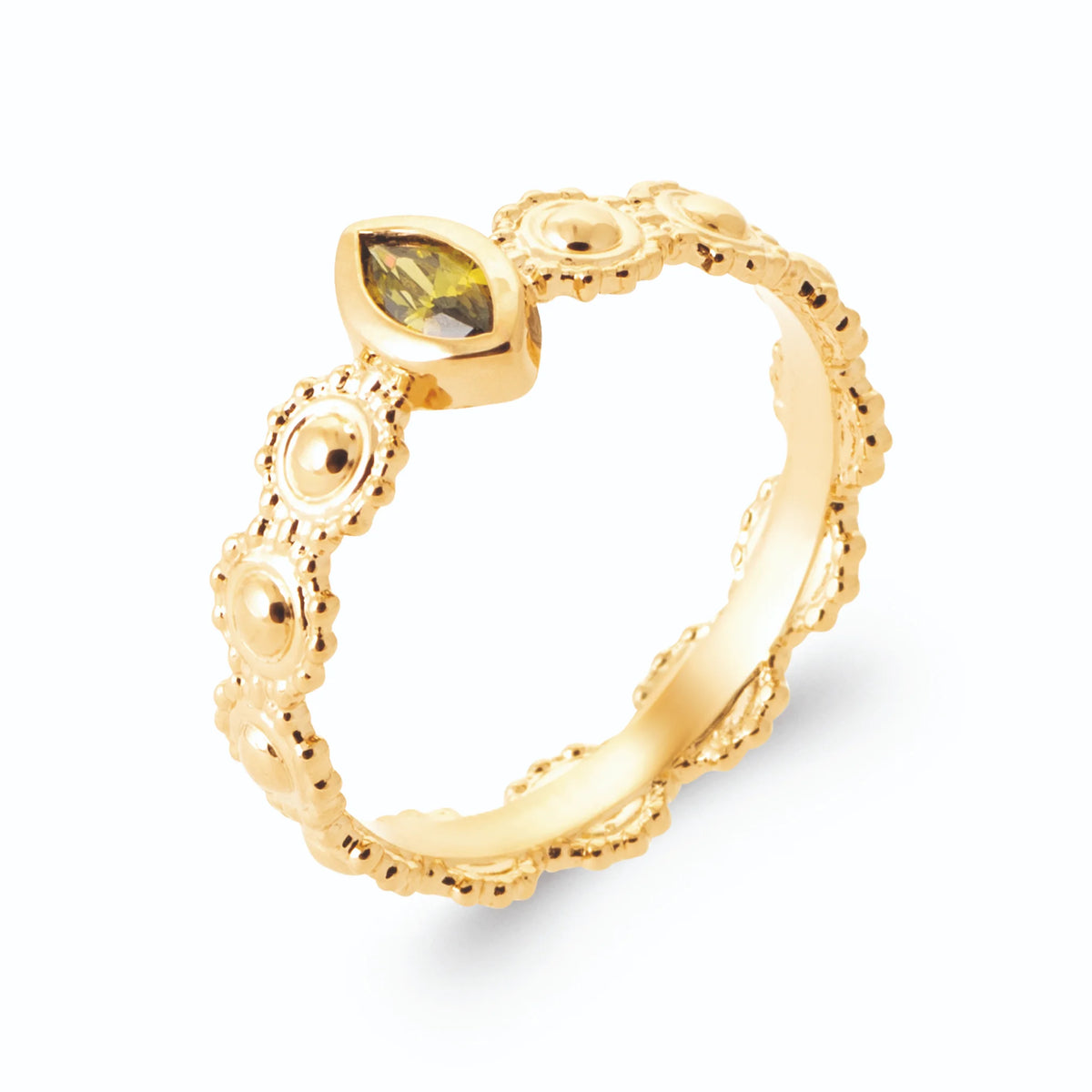 Bague grains d’or et cercles ajourés pierre navette vert olive en plaqué or, vue de trois quarts